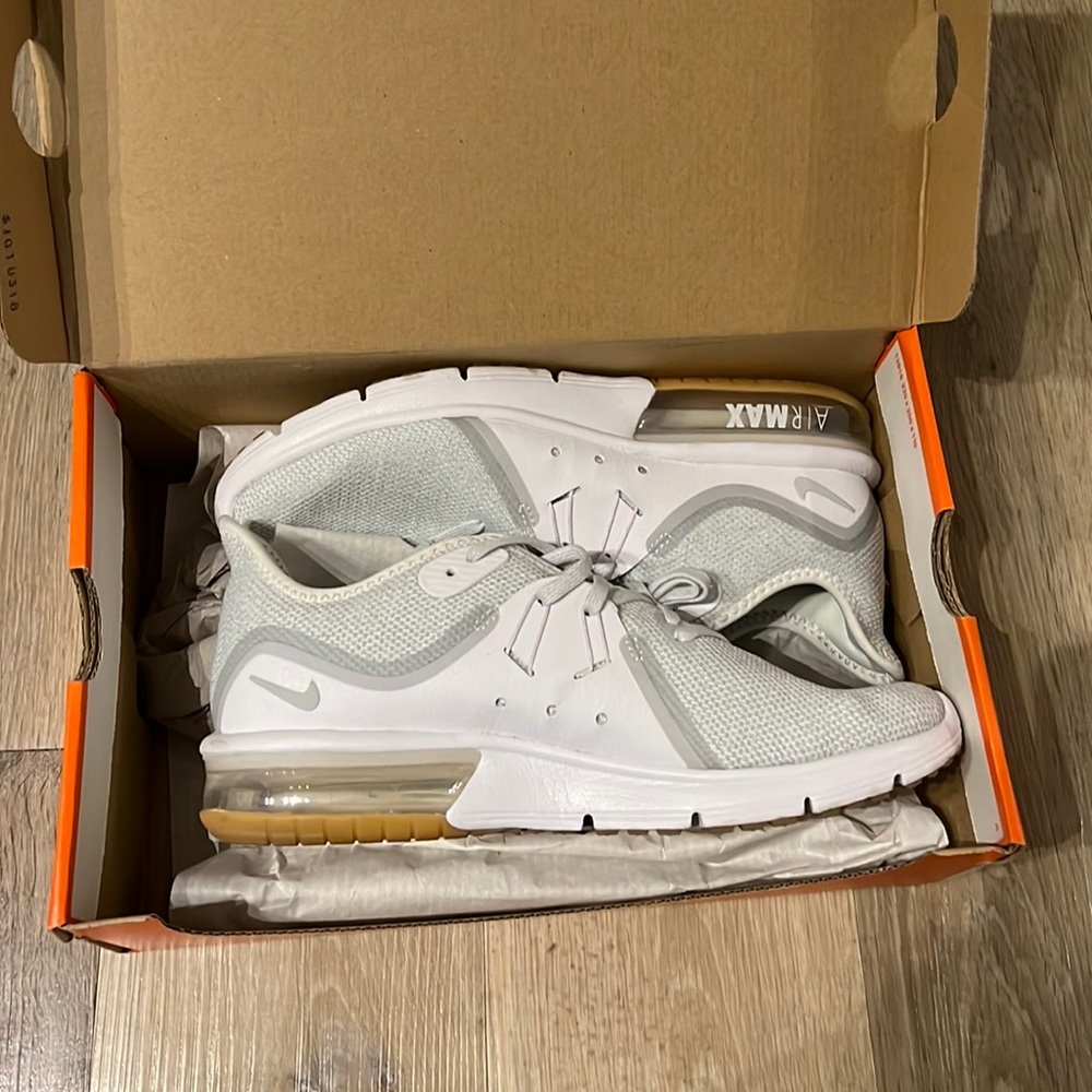 Nike Air Max Sequent 3 Women Running Shoes White Grey NWT Size 9.5 - Picture 4 of 10